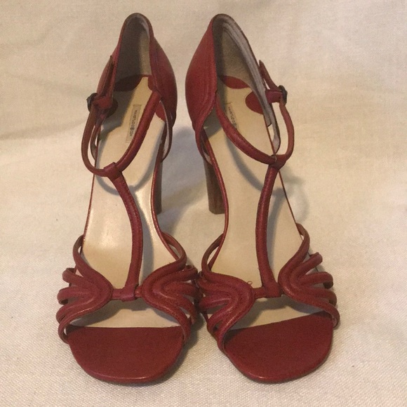 Max Studio Red Leather Strappy Heeled Sandals - Picture 4 of 6